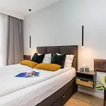 Break By Apartmore شقة *