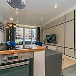 Break By Apartmore شقة